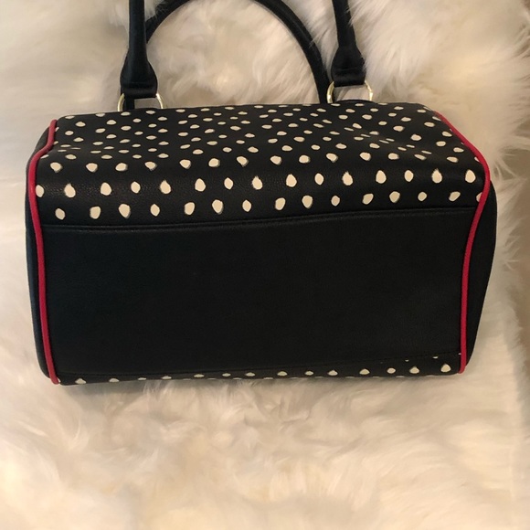 Betsey Johnson Barrel Bag - Picture 3 of 4